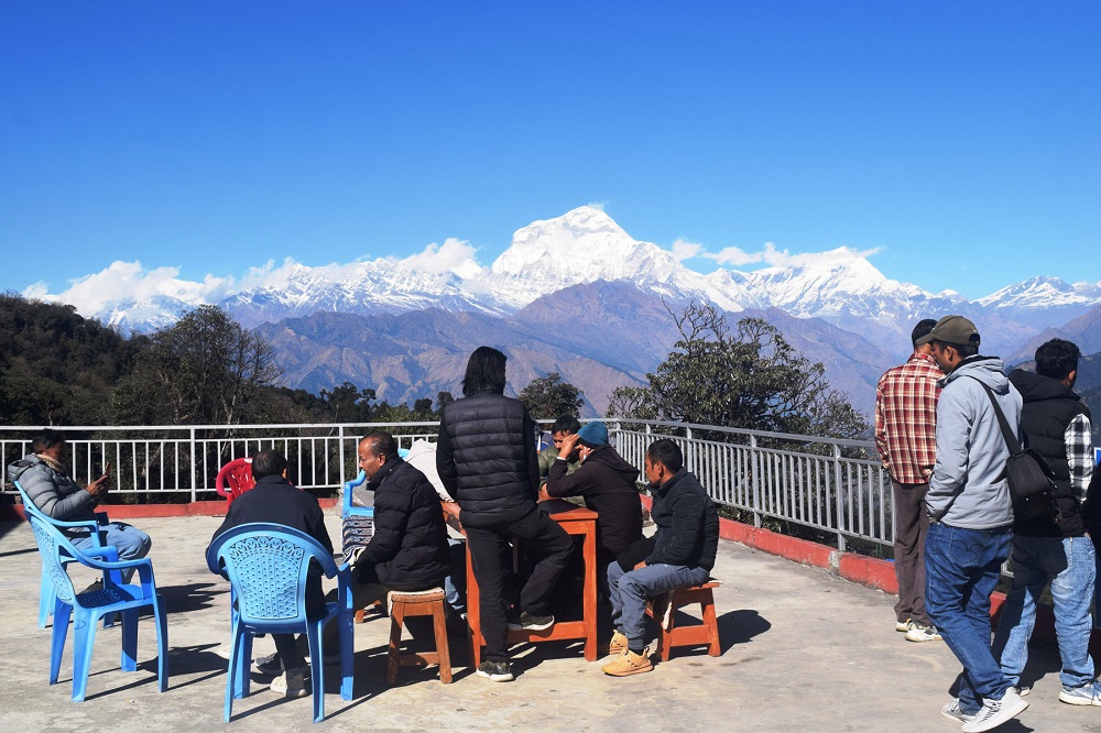 घरबाटै हिमाल अवलोकन